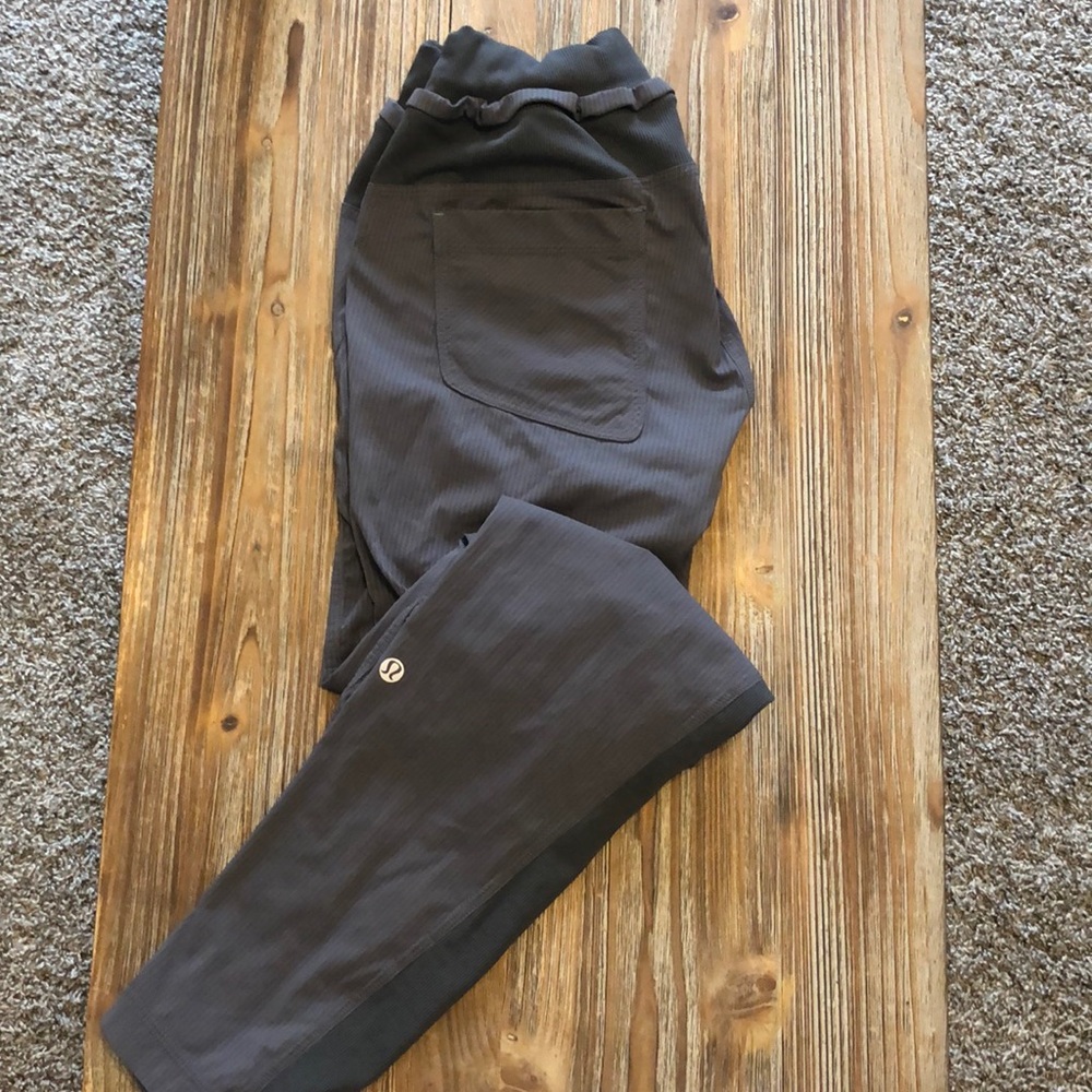 Lululemon swift fabric capris, size 2